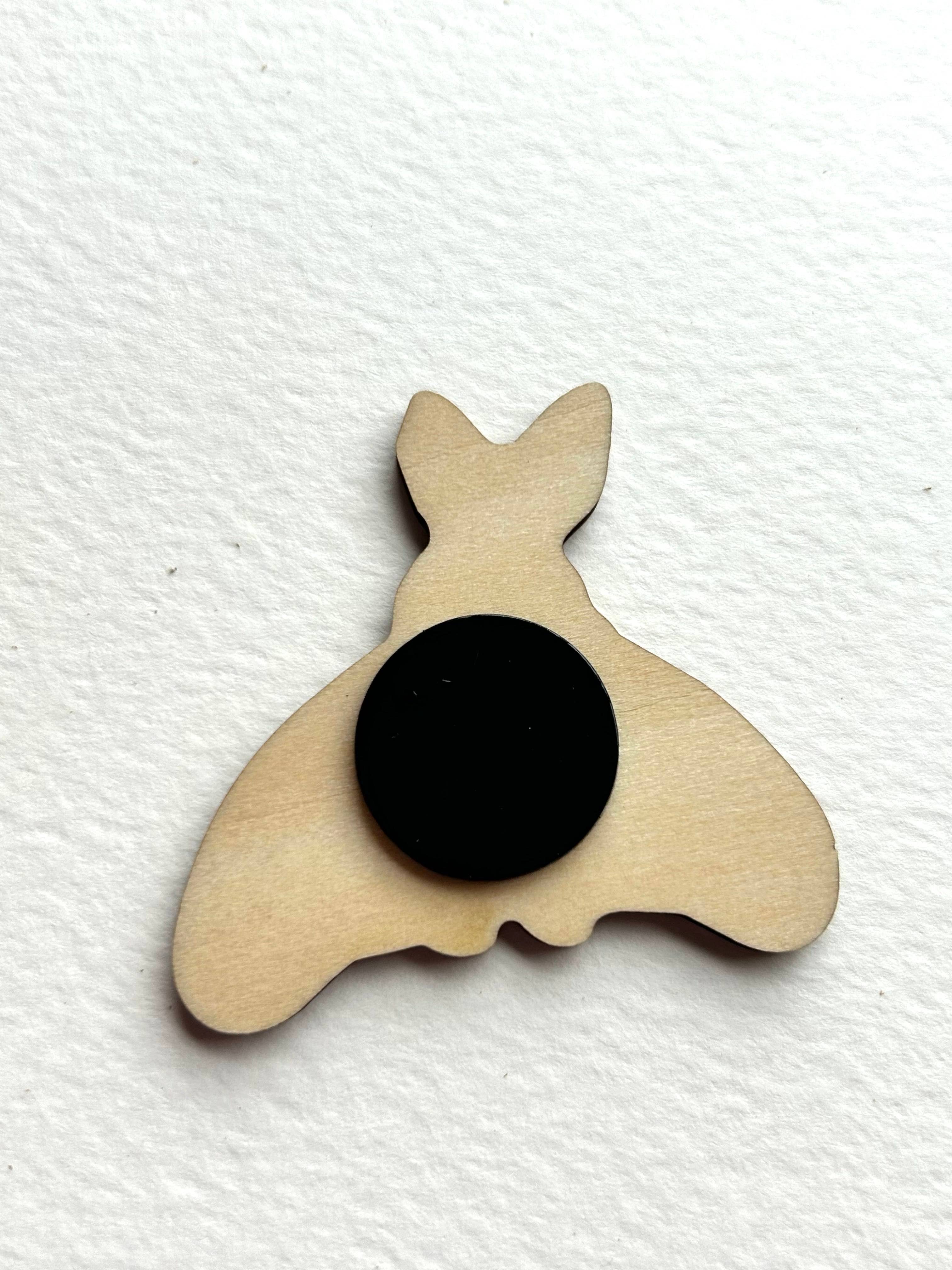 Aquabun - Wholesale Magnet - Mothman Magnet1