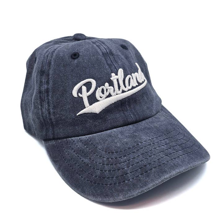 Bonnet de papa Portland délavé aux pigments | Bleu marine pour la vente par Hello From Oregon