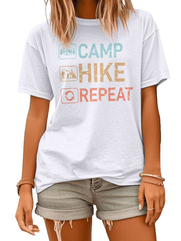 T-shirt graphique vintage NAT-17 Camp Hike Repeat pour la vente par NTITEES INC