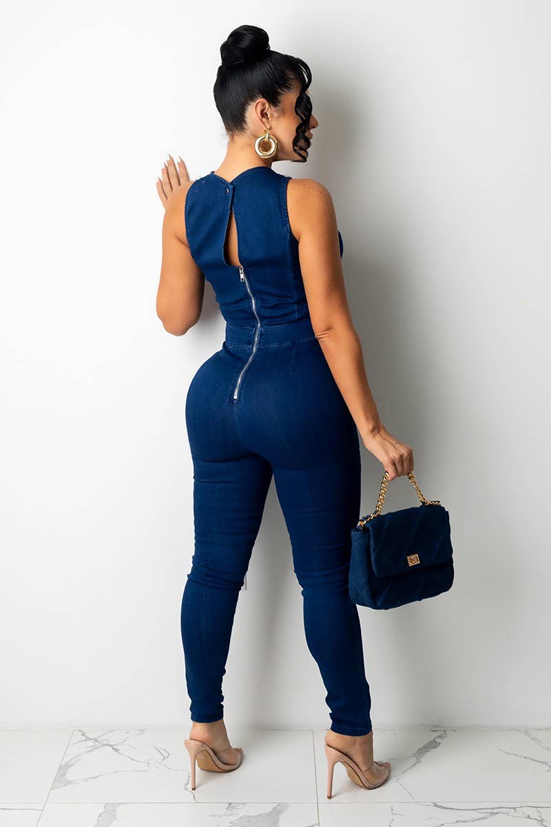 5besties inc – wholesale Jumpsuit - Dam – Jeansoverall med utskuret mönster och knytning4