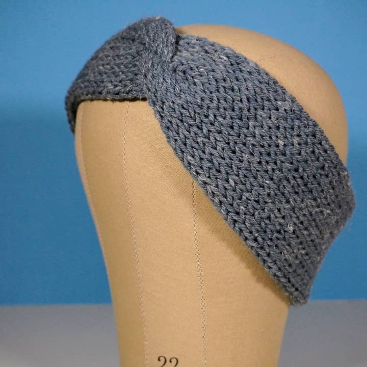 Scaldaorecchie fatti a mano in miscela di canapa per la vendita all'ingrosso da parte di Ja Lynn Designs Studio