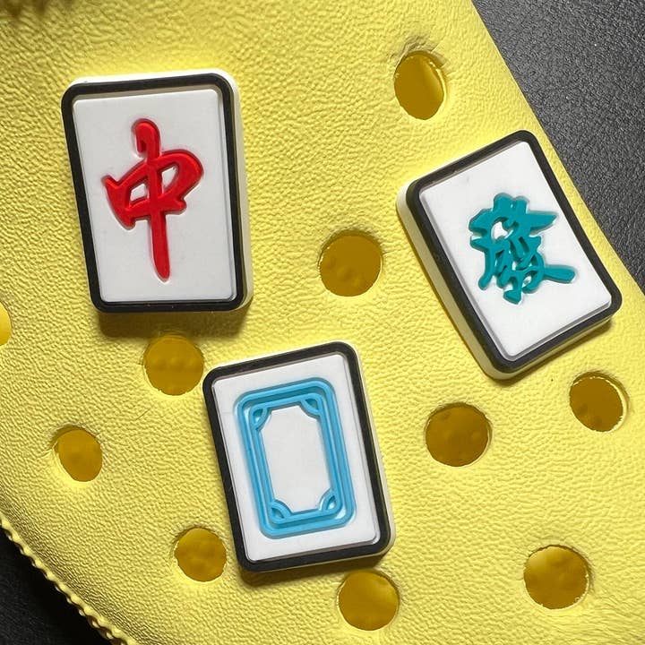 Choisissez vos propres breloques en forme de dragon rouge, vert ou blanc pour le mahjong pour la vente par JuliesDecal