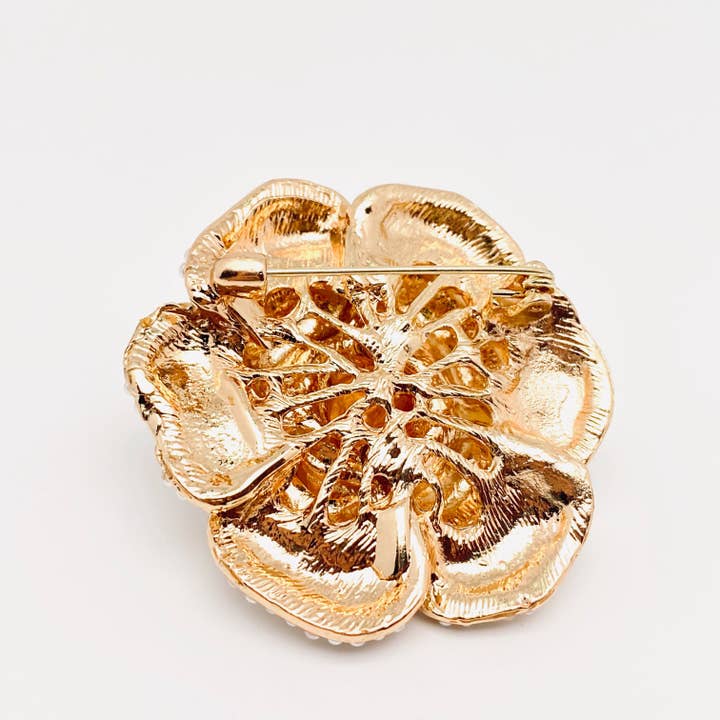 Mio Queena - Wholesale Brooch - Camellia Pearl Enamel Brooch Cloth Pin3