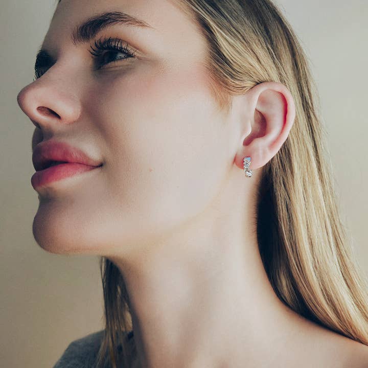 HolyBang Jewels - Wholesale Huggie Earrings - BAGUETTE HUGGIE EARRINGS - E-H110642