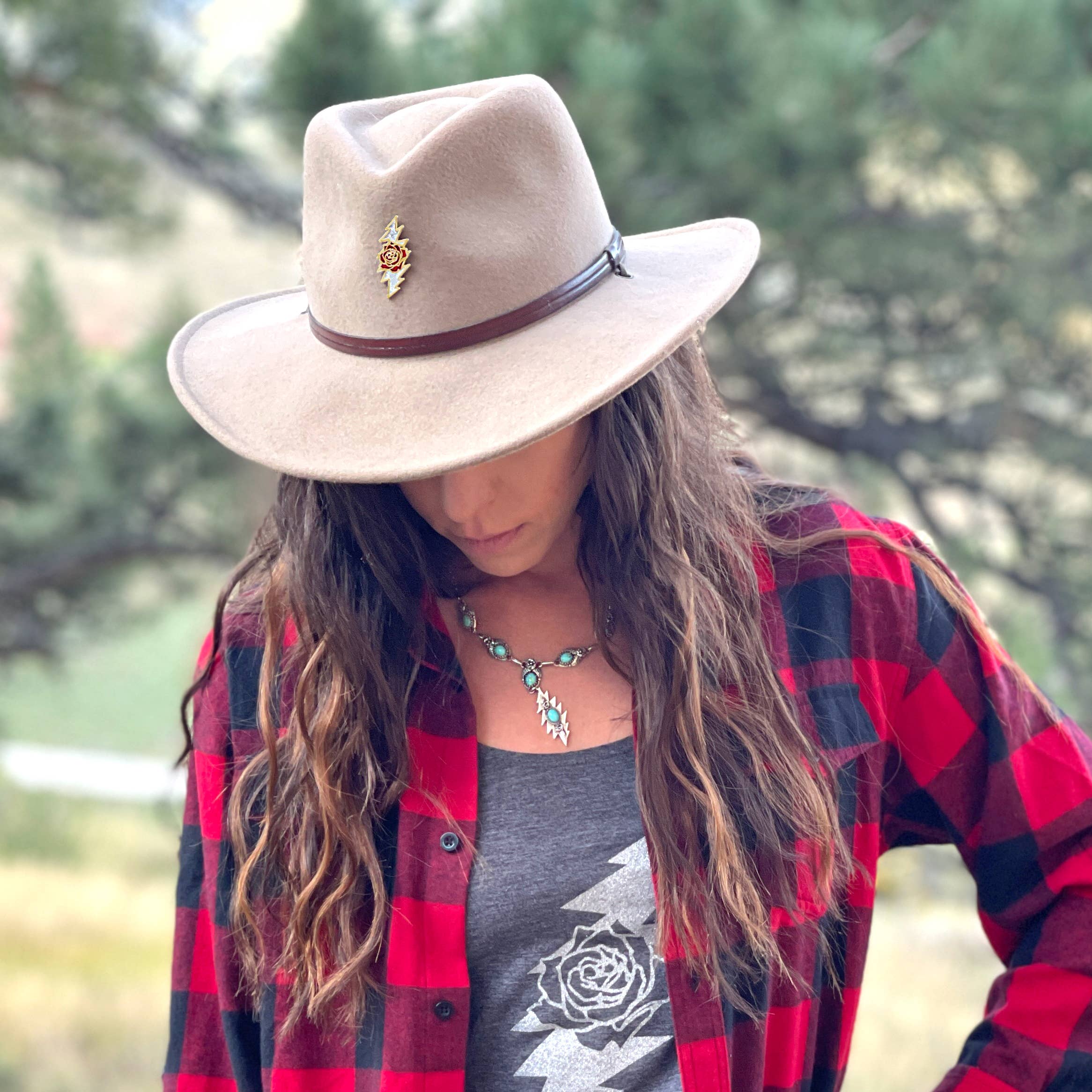 Hiouchi Jewels | Rose & Bolt Grateful Dead Jewelry - Wholesale Lapel Pin/Button - Grateful Dead / Rose & Bolt Logo Pin | Gold / Sparkle1