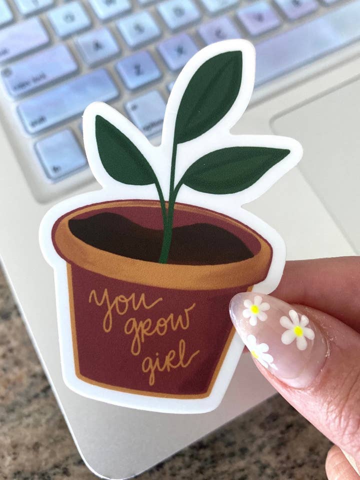 Autocollant en vinyle découpé à la forme You Grow Girl | Autocollant pour plantes | Autocollant en vinyle imperméable | Plante maman | Cadeau de jardinage | Plante en pot | Plante feuillue pour la vente par Papi Hour