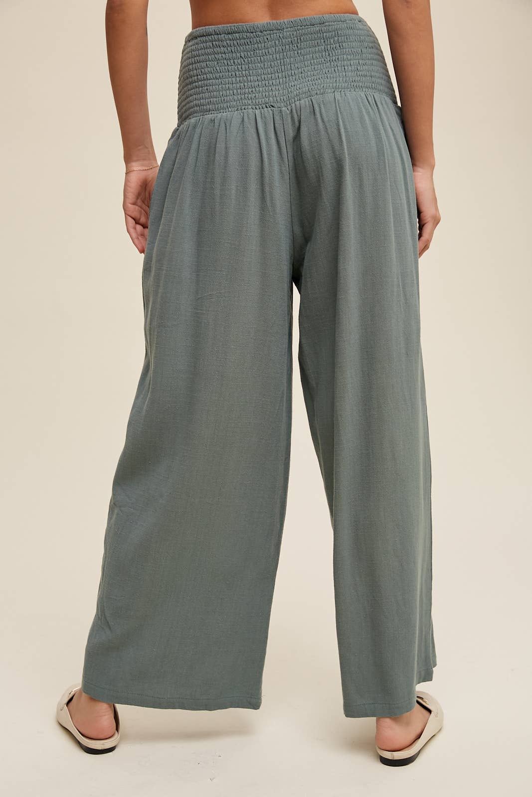 Listicle - Wholesale Pants - Women's - Smocked Waist Wide Leg Pants
Smocked Waist Wide Leg Pants
18