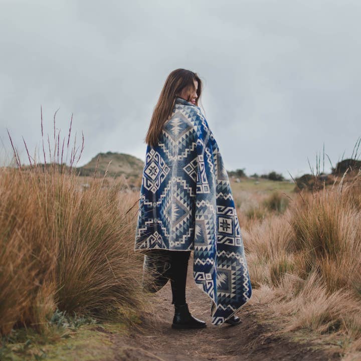 Beyond Borders Collective | Artisan-Made Blankets & Throws - Wholesale Throw Blanket - Epera Blanket - Blue Scale