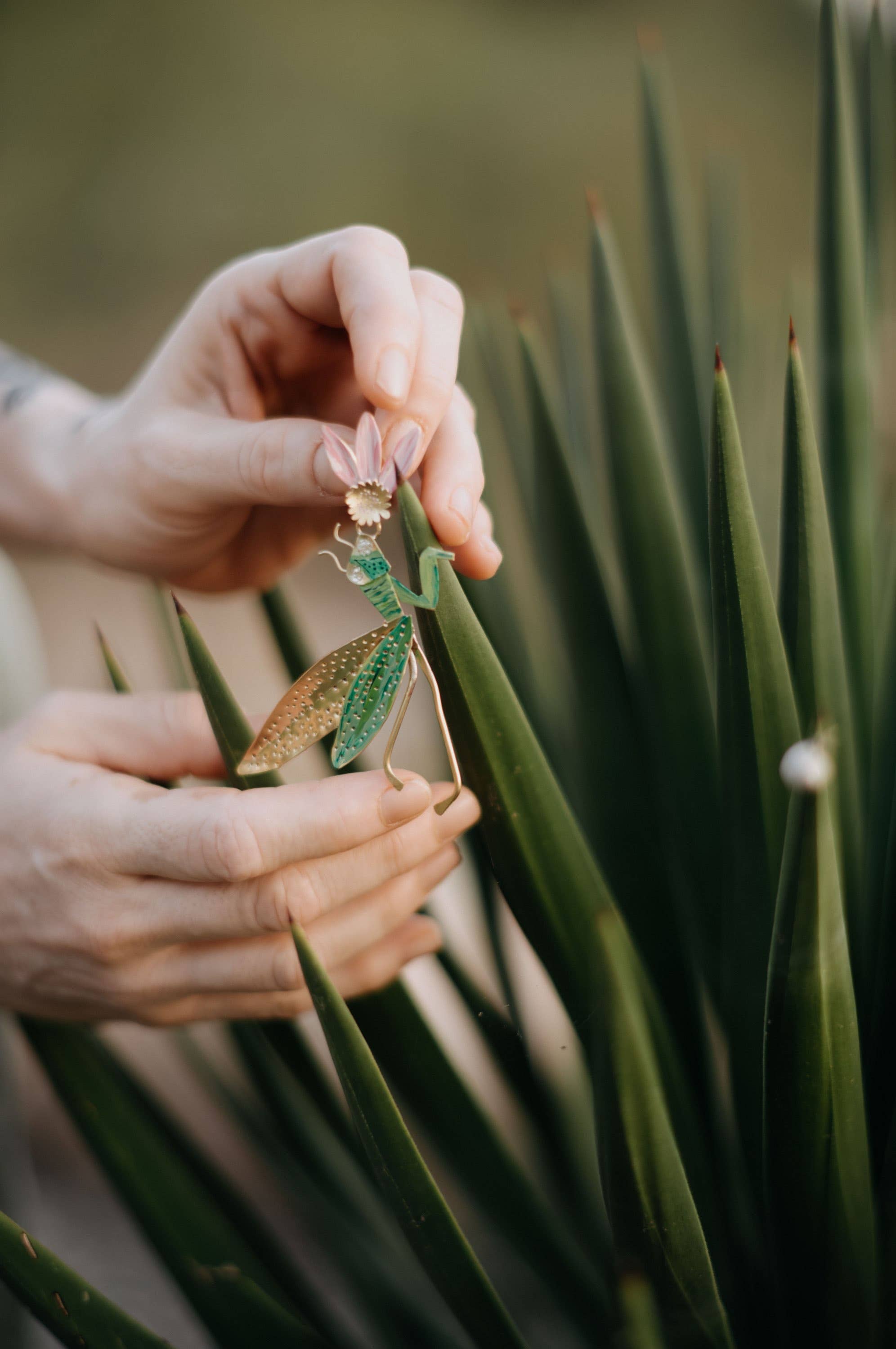 Maria rosua - Wholesale Dangle Earrings - Mantis and Flowers0