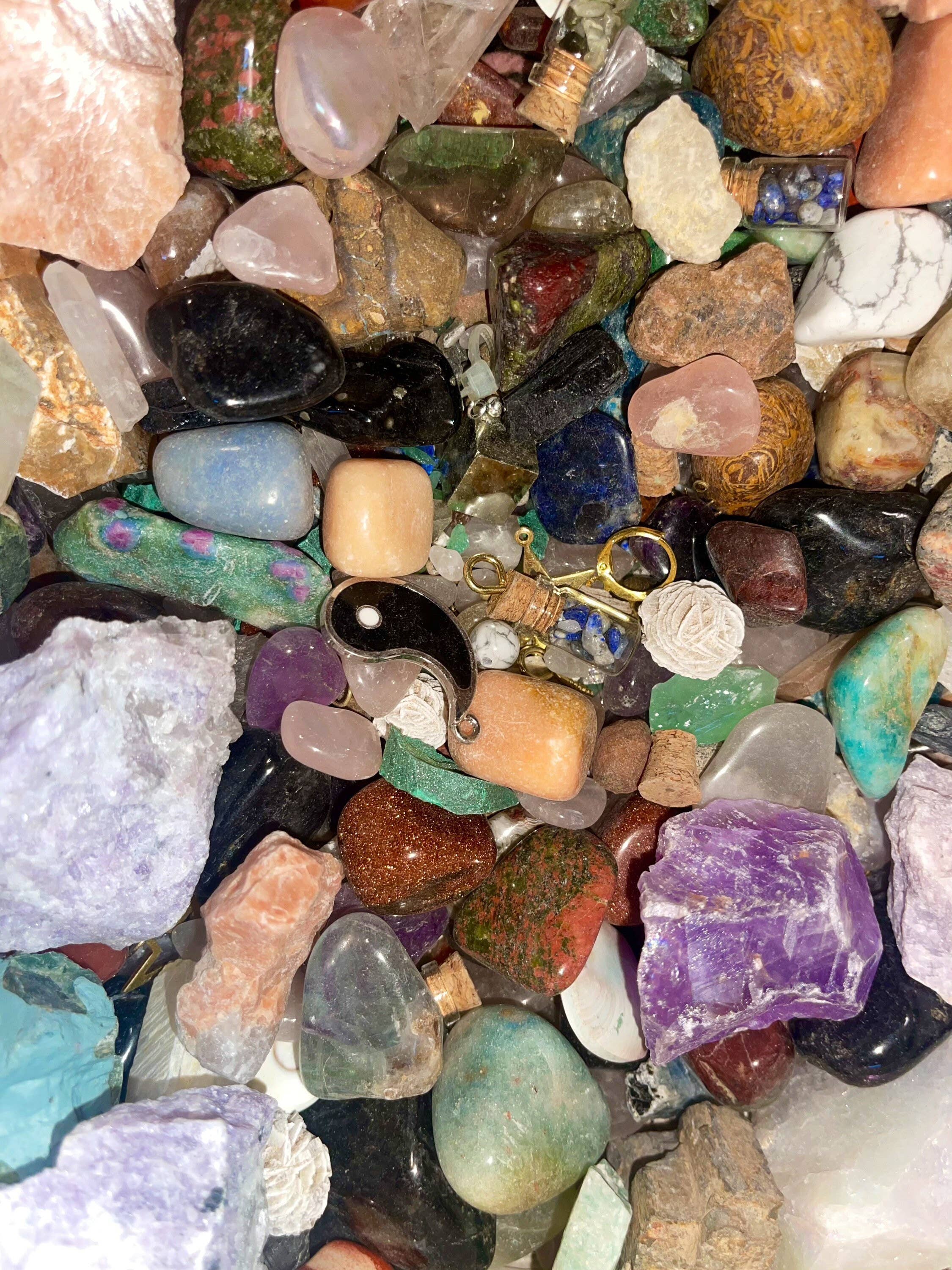 Tumbledshop - Wholesale Spiritual Stone/Crystal - Crystal Confetti Scoop Mystery Crystal Boxes8
