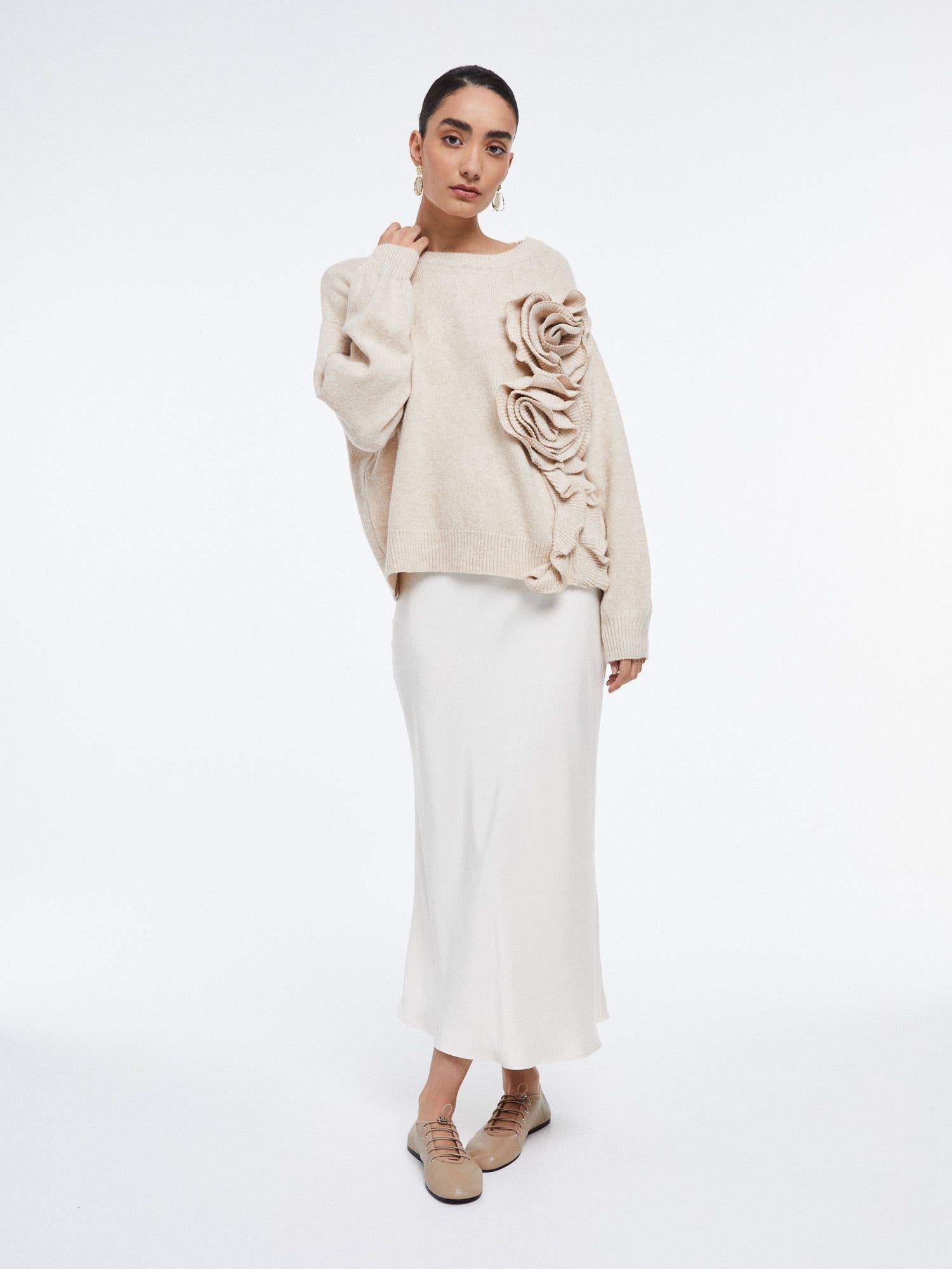 SWEET MAGIC MODA Y COMPLEMENTOS - Wholesale Knit Sweater - Women's - KNITTED SWEATER WITH FLOWER 2