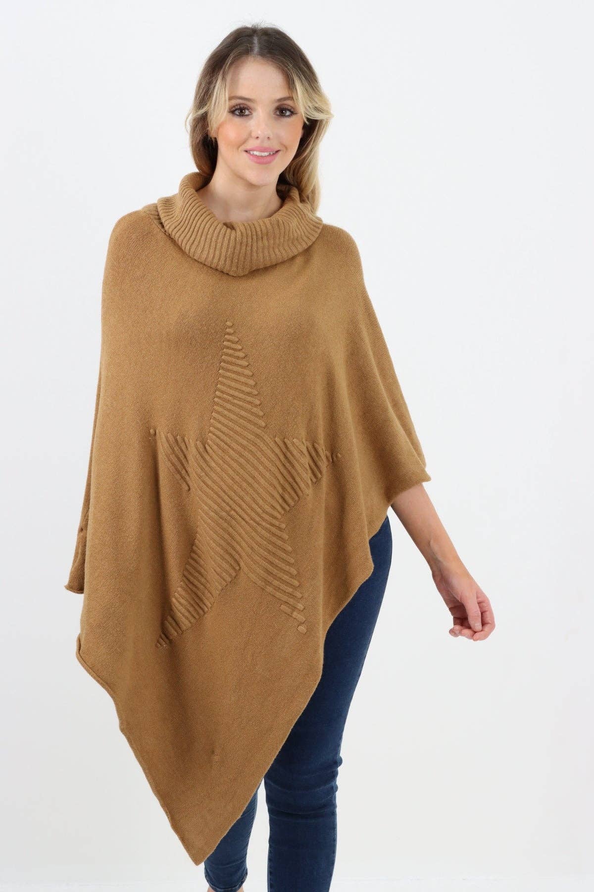 Miss Bold – Engroshandel Poncho - Dame – Italiensk strikket lagenlook poncho med stjernemønster og rullekrave4