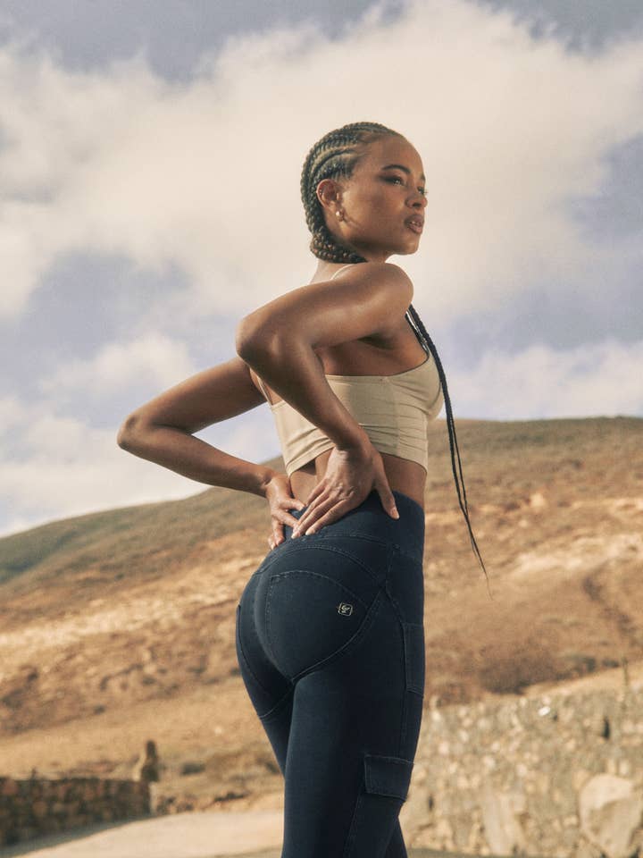 (WRUP4HS412-J0B) Enkel Lengte WR.UP® Hoge Taille met Pockets voor wholesale door Freddy Pantroom