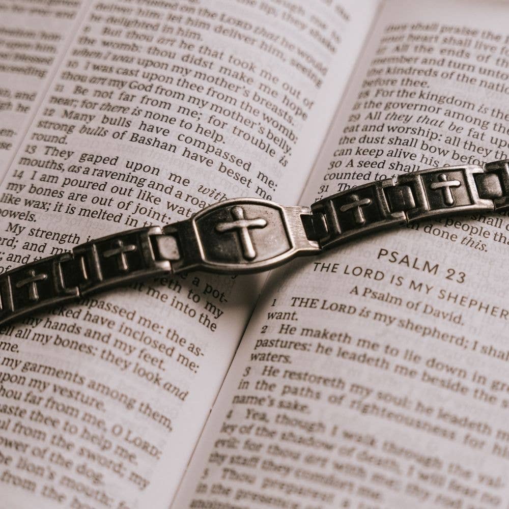 The Hero Company - Wholesale Bangle Bracelet - The Hero Company - 'For The Fallen' Arlington Magnetic Bracelet: Helps Pair Veterans With A Service Dog Or Shelter Dog - Faire5