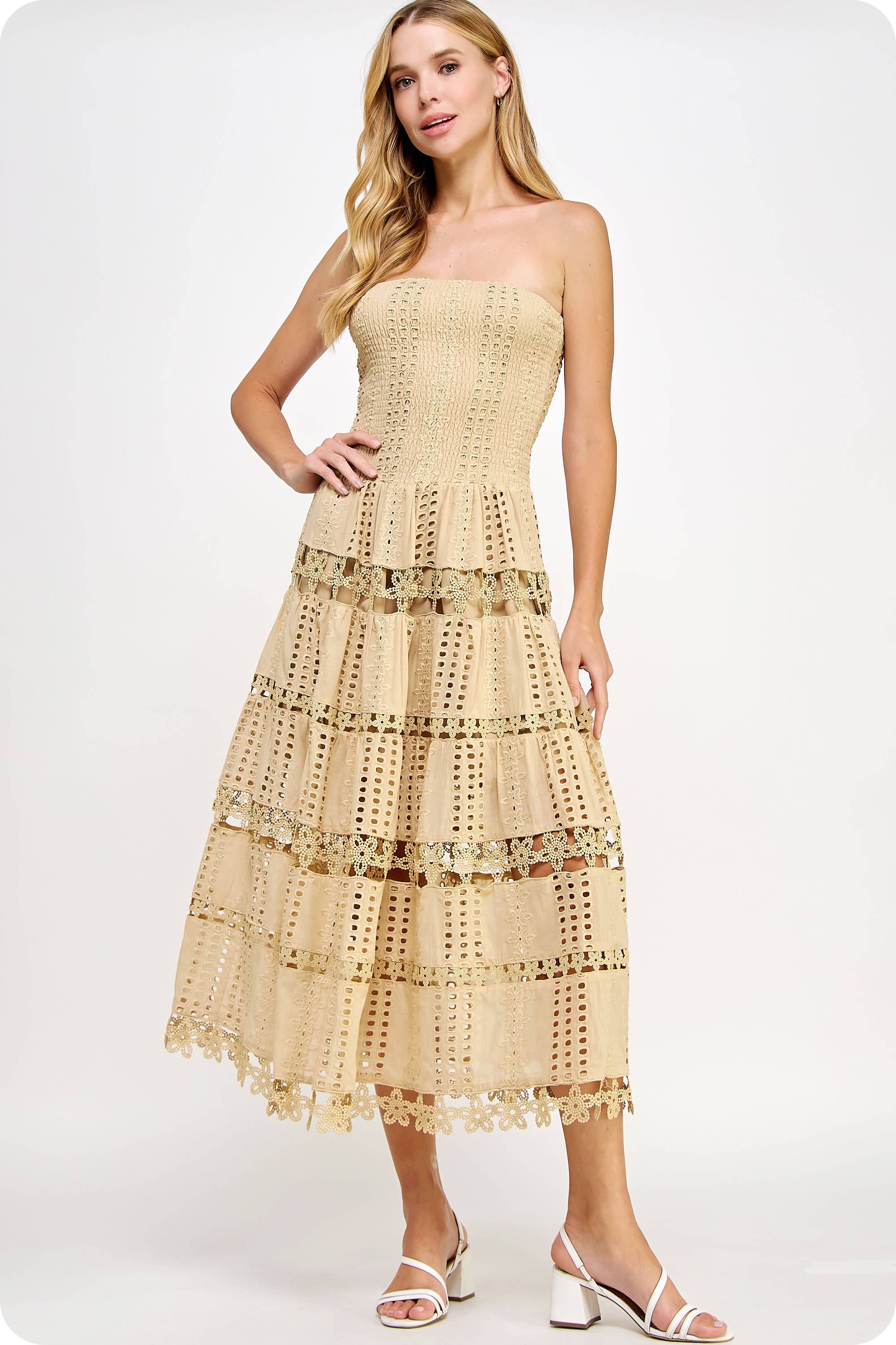 Strut & Bolt - Wholesale Jurk - Dames - Kanten kokerjurk met oogjes94