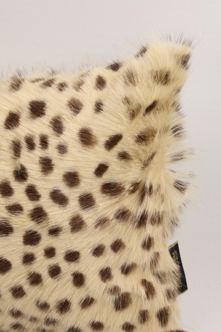 PIETRA DI CASA – wholesale Throw/decorative pillow – Leopard Pattern Goat Leather Pillow2