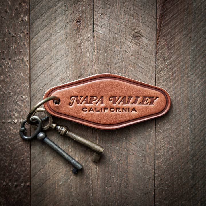 Porte-clés en cuir Napa Valley California Style Motel pour la vente par Sugarhouse Leather