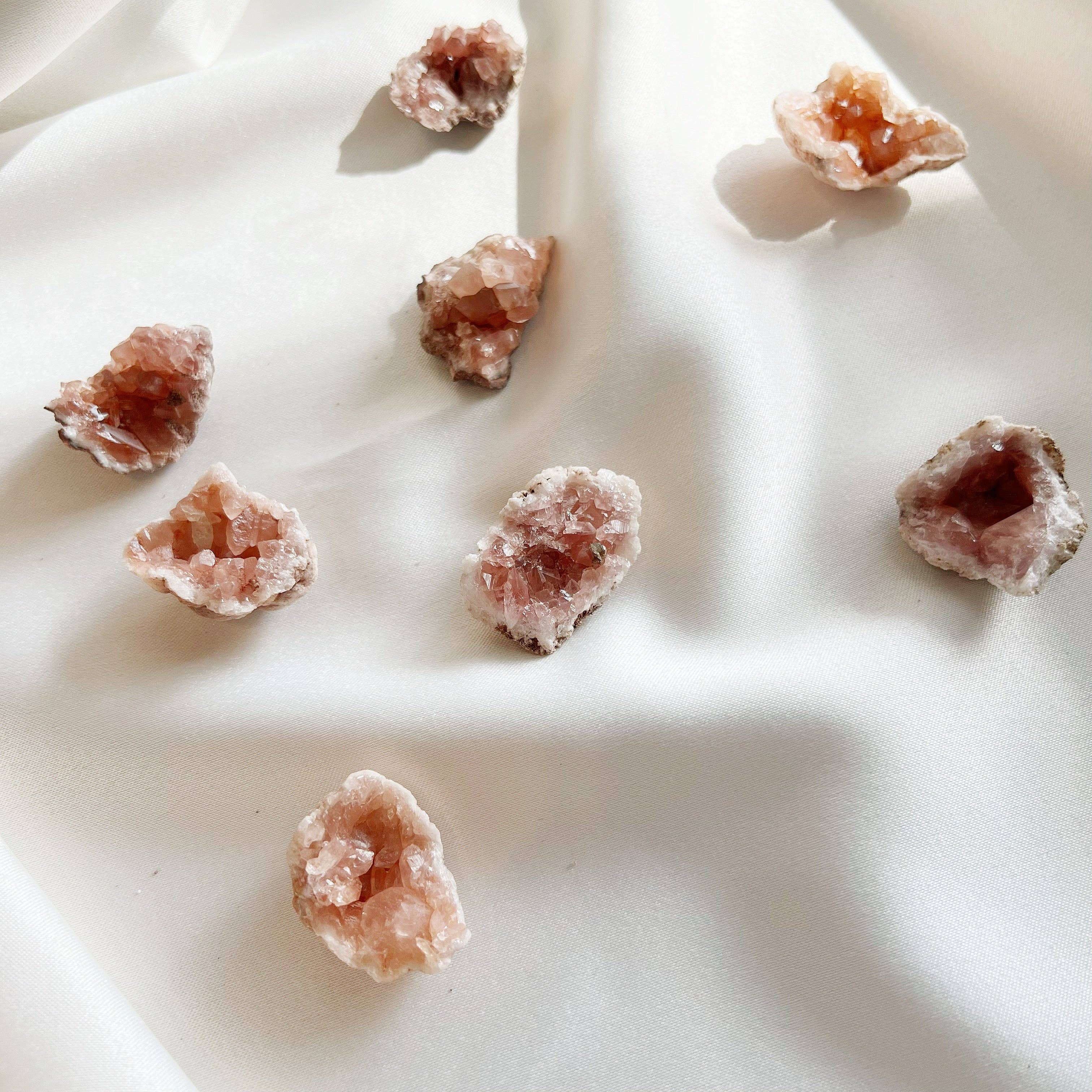 Wild Moon Artistry - Wholesale Spirituele steen/kristal - Roze amethist geode1