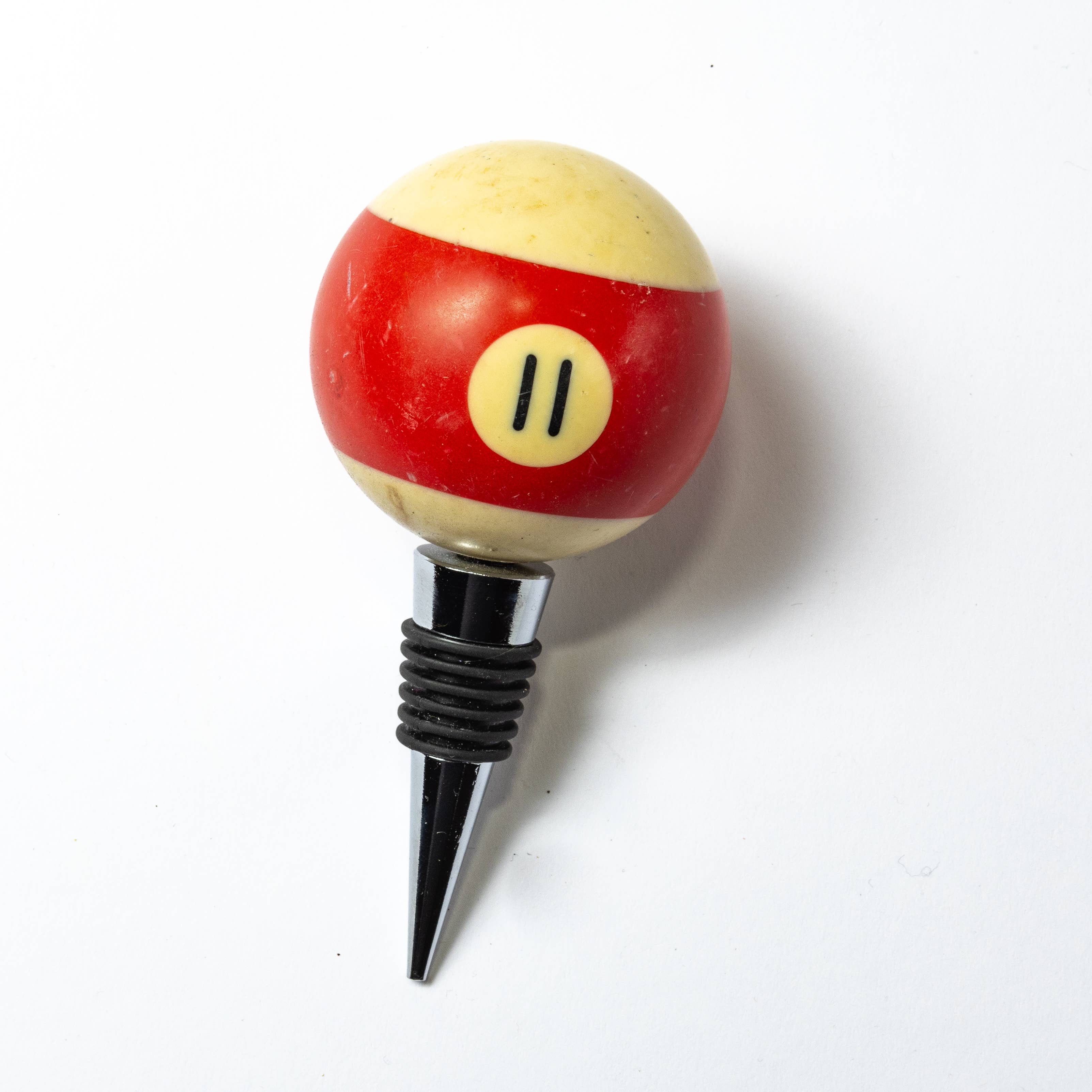 The Mustache Cat Made – wholesale Vinkork – Vintage flaskstoppare med biljardboll7