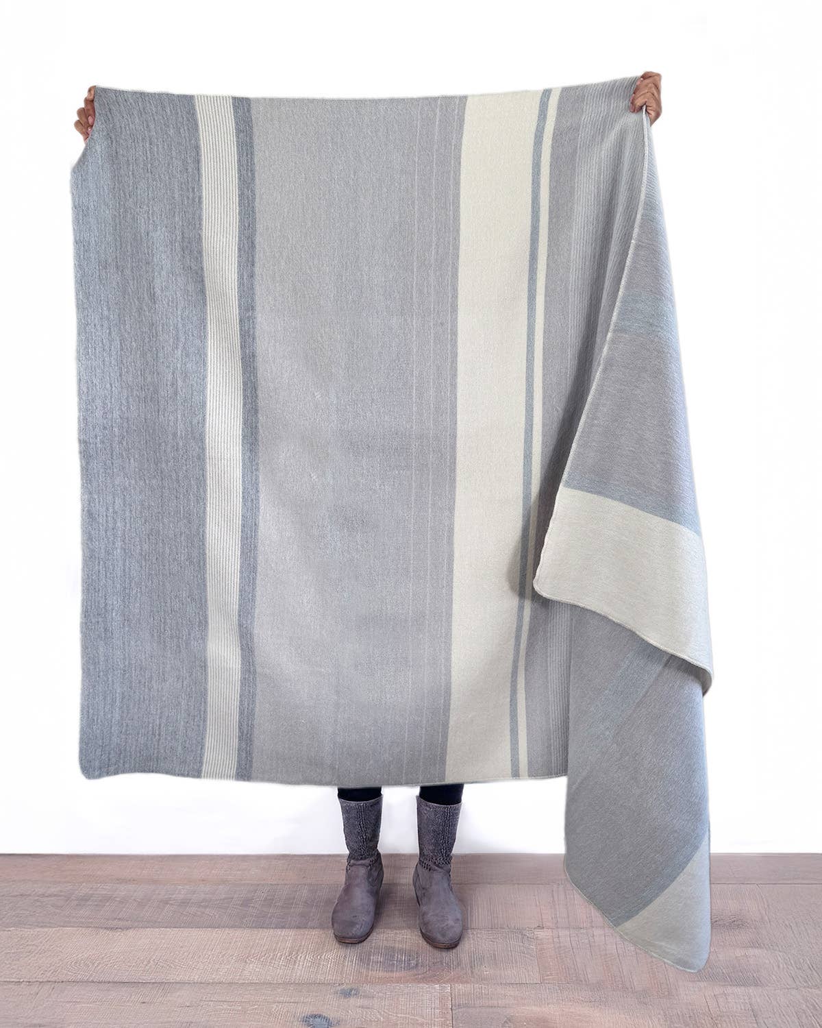 Shupaca Alpaca - Wholesale Throw Blanket - Alpaca Throw - Silver Birch2