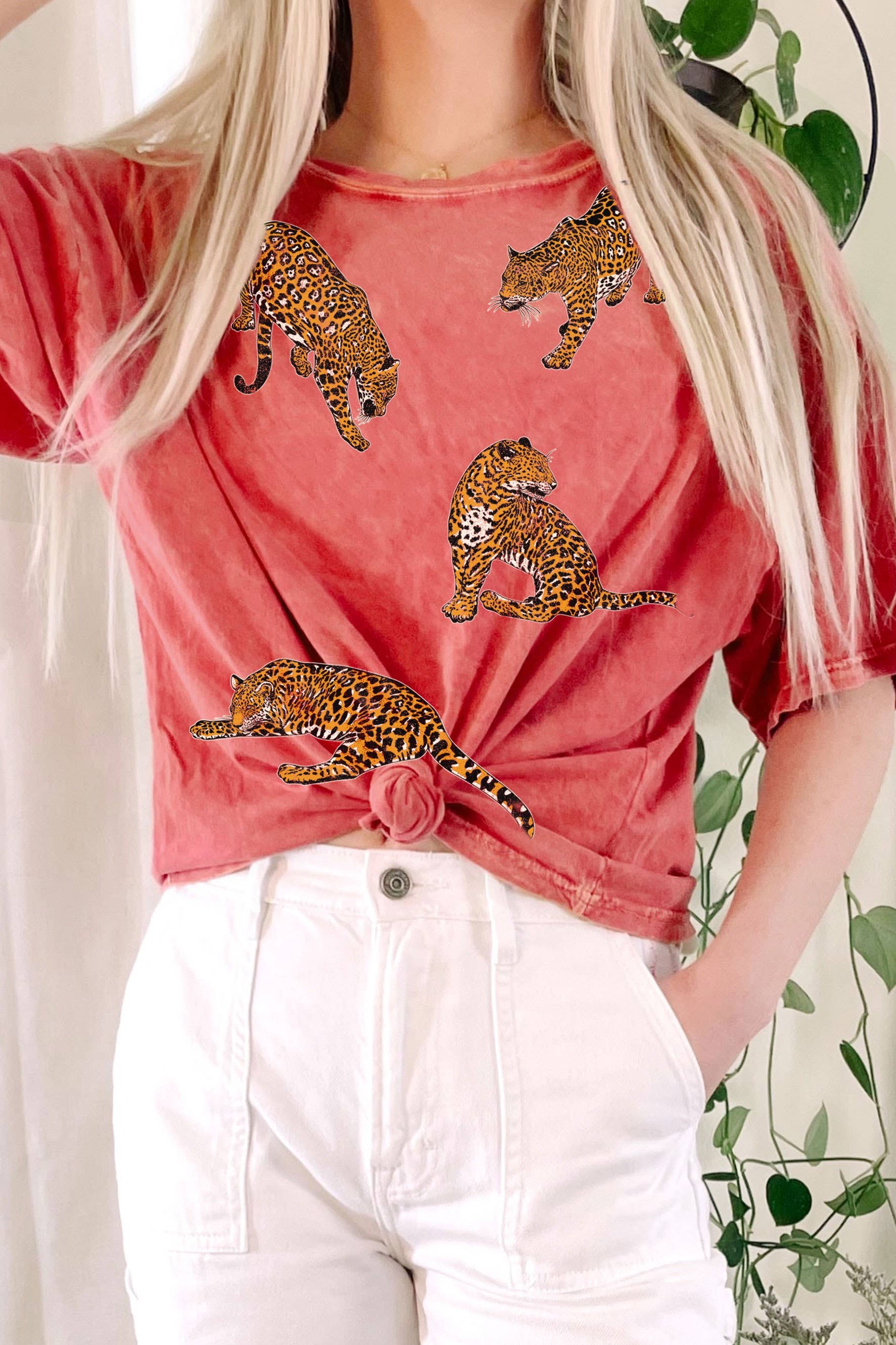 Rustee Clothing - Vente T-shirt sérigraphié – femme - HAUT COURT LONG À MOTIF MINÉRAL LÉOPARDS4