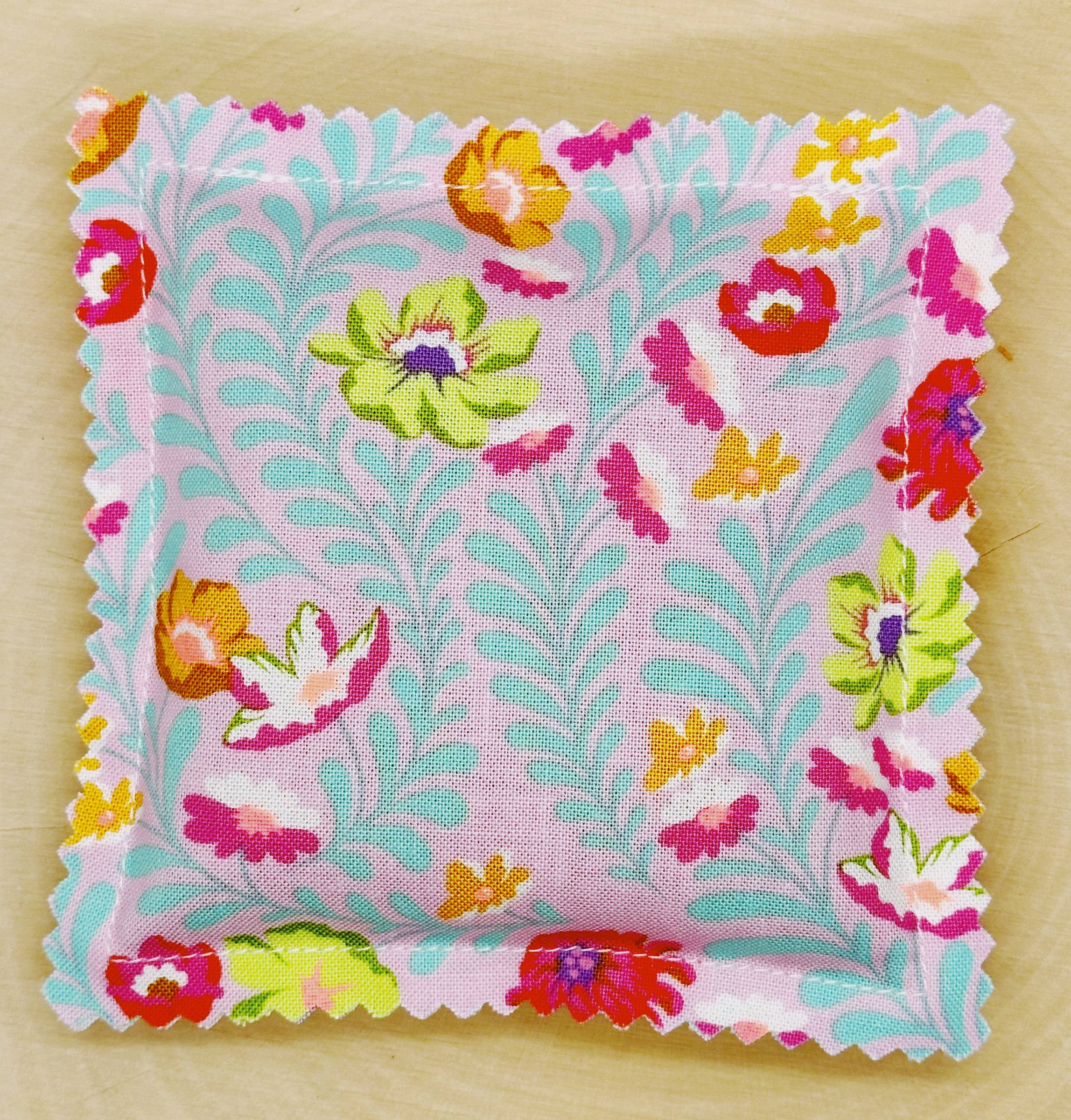 Wellness & Oils - Wholesale Sachet - Fresh Linen Aromatherapy Sachet Pink1