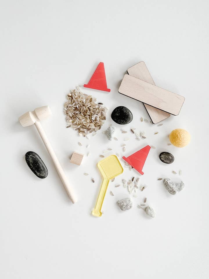 Sensory Kit – Construction – Pour + Play Jar for wholesale by Eye Spy Club
