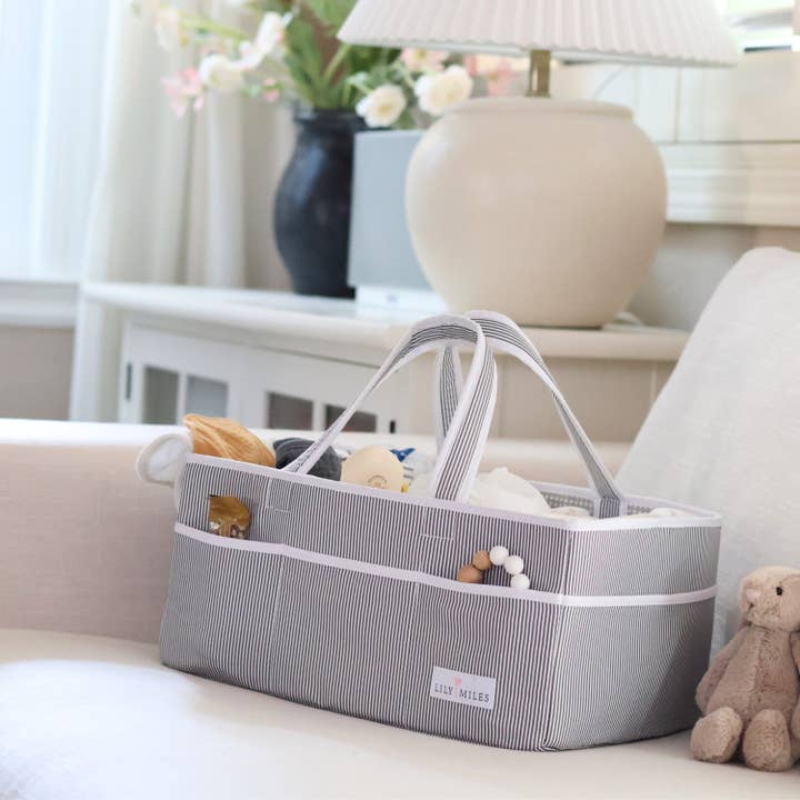 Organisateur de couches pour bébé - gris pour la vente par Lily Miles
