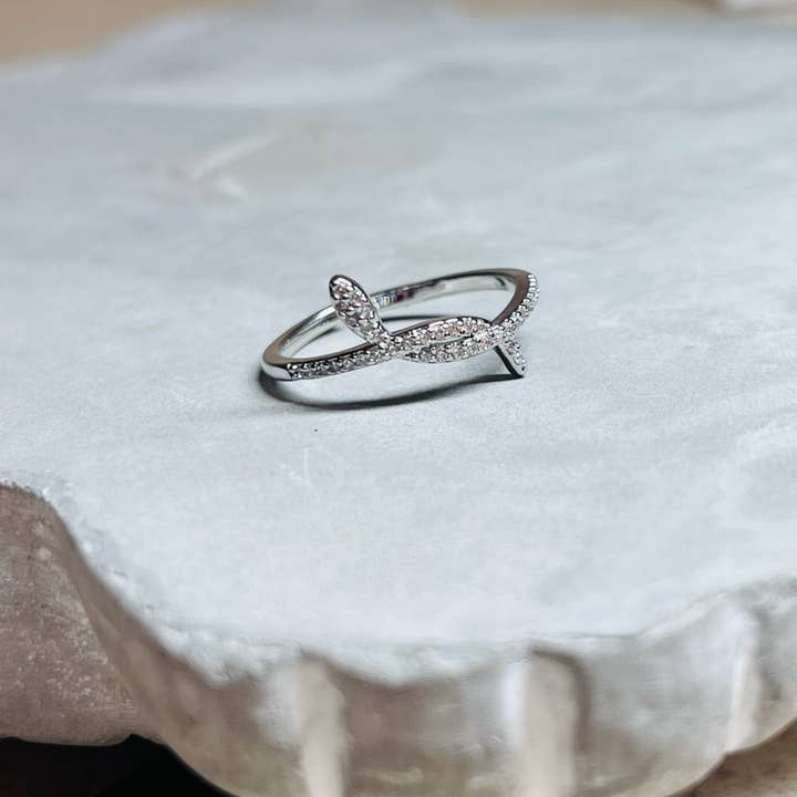 Snake Ring with Sparkling Stones, Elegant and Unique Design for wholesale by Loli