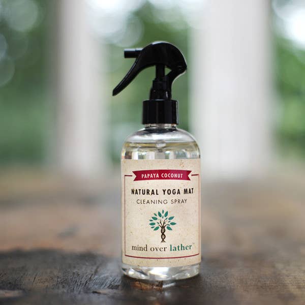 Spray nettoyant naturel pour tapis de yoga pour la vente par Mind Over Lather