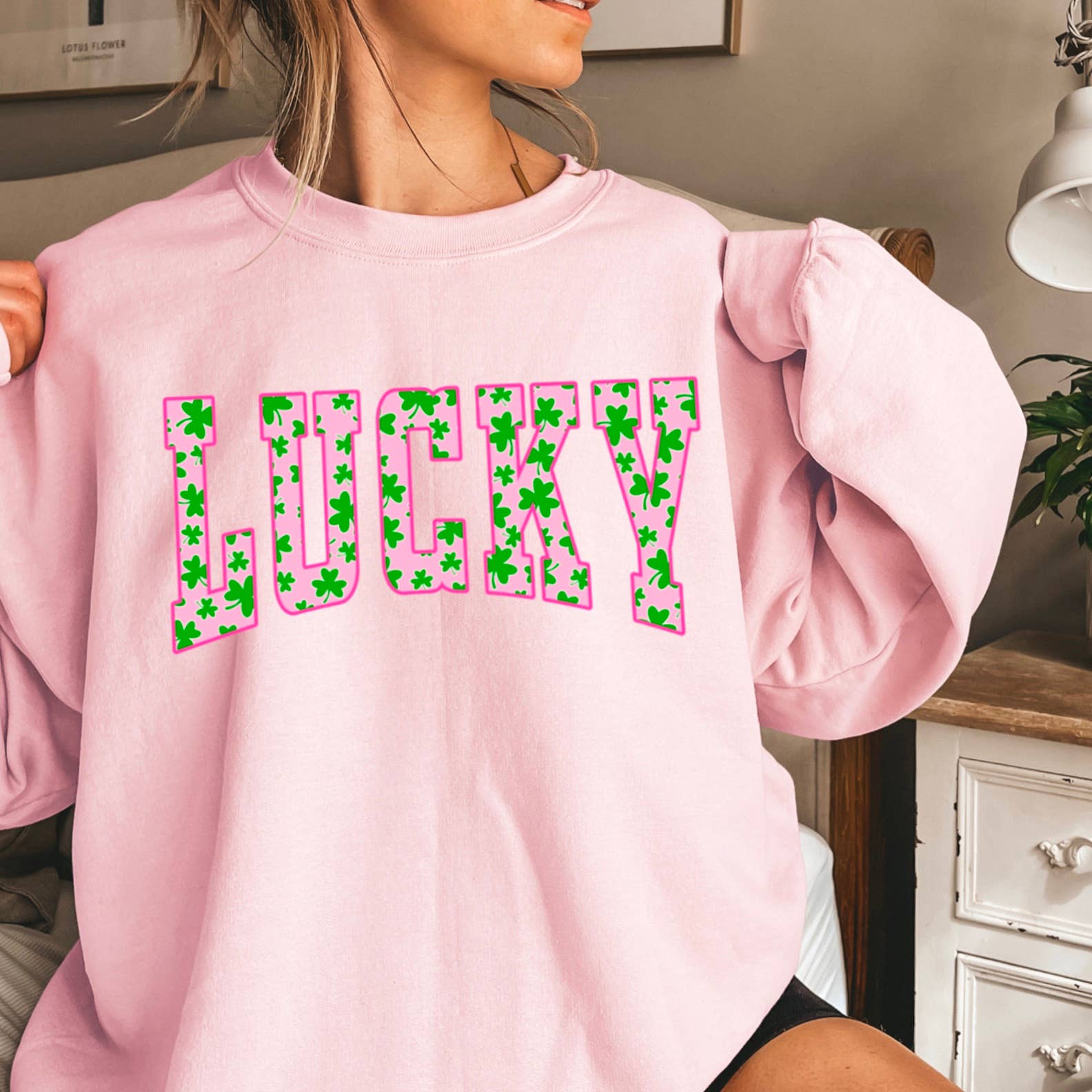Shoppe SHC - Vente Sweat-shirt à imprimés – femme - Sweat-shirt graphique à col rond Lucky St. Patrick's Day3
