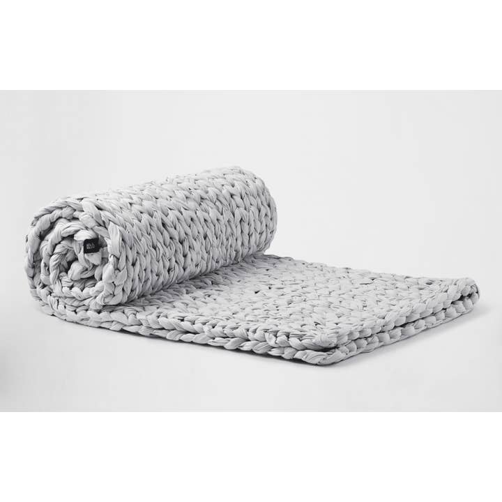 Silk & Snow - Wholesale Throw Blanket - Hand Knitted Weighted Blanket – Natural3