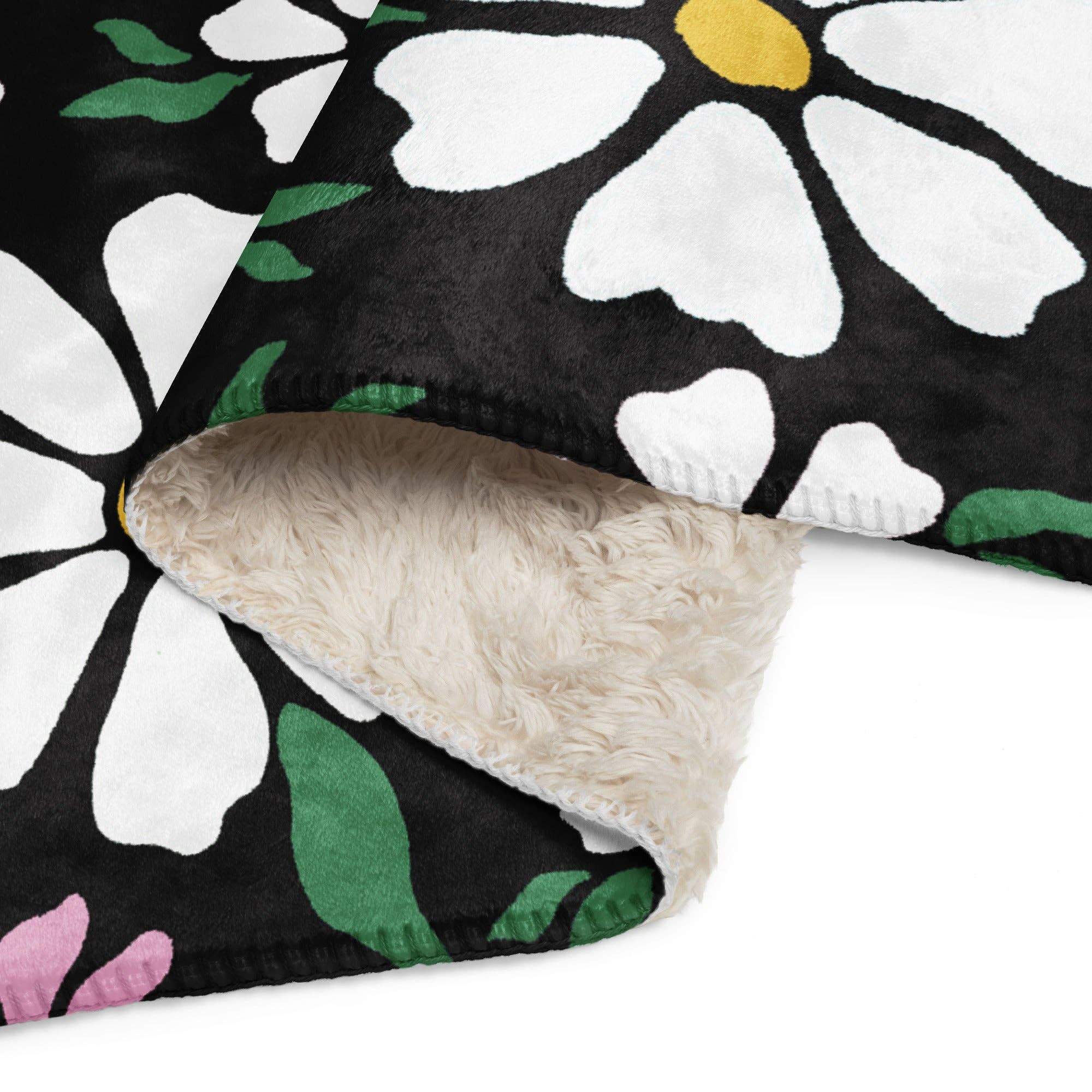 SulleTehty.com | MadeForYou.com - Wholesale Decoratiedeken - "Kukka" deken7