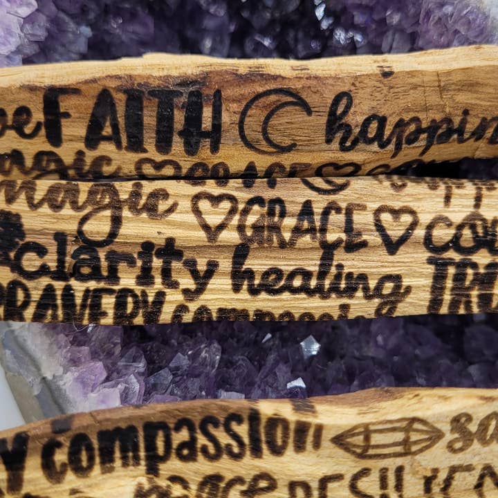 Palo Santo positif pour le nettoyage et l'affirmation de l'autonomisation pour la vente par Royal Gems & Minerals