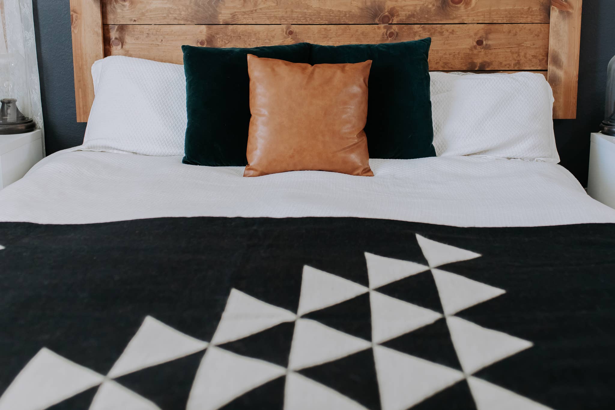 Beyond Borders Collective | Artisan-Made Blankets & Throws - Wholesale Throw Blanket - Nevado Blanket - Natural / Black | home decor| Spring Decor2