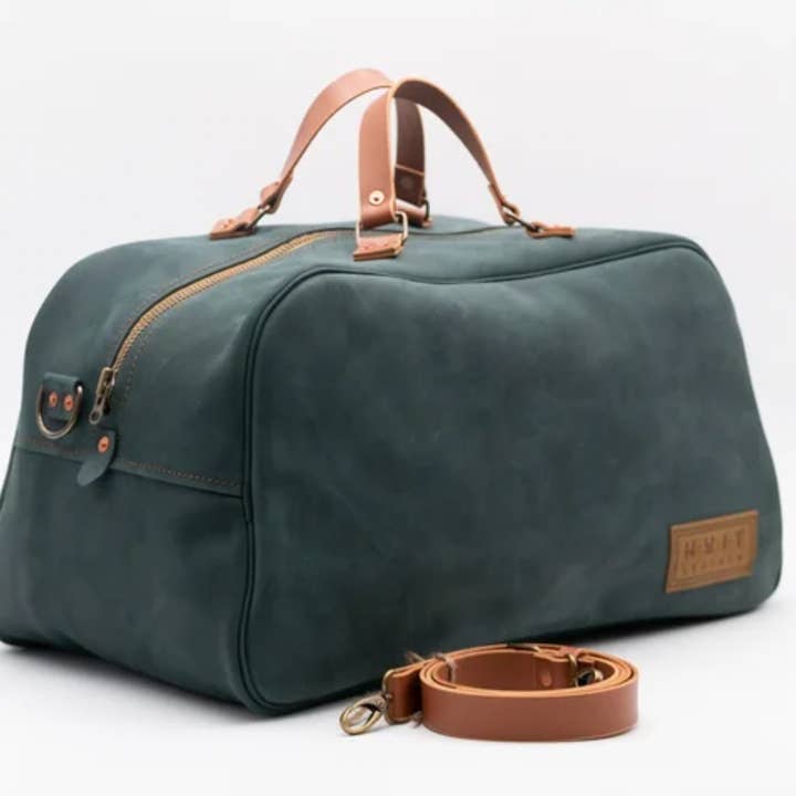 Green weekend bag for wholesale by Huit