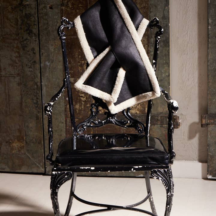 Bufanda vegana de imitación de piel de oveja y otras tendencias de Resultados para chándal imitación al por mayor. Devoluciones gratuitas y condiciones de pago a 60 días en Faire en Faire.