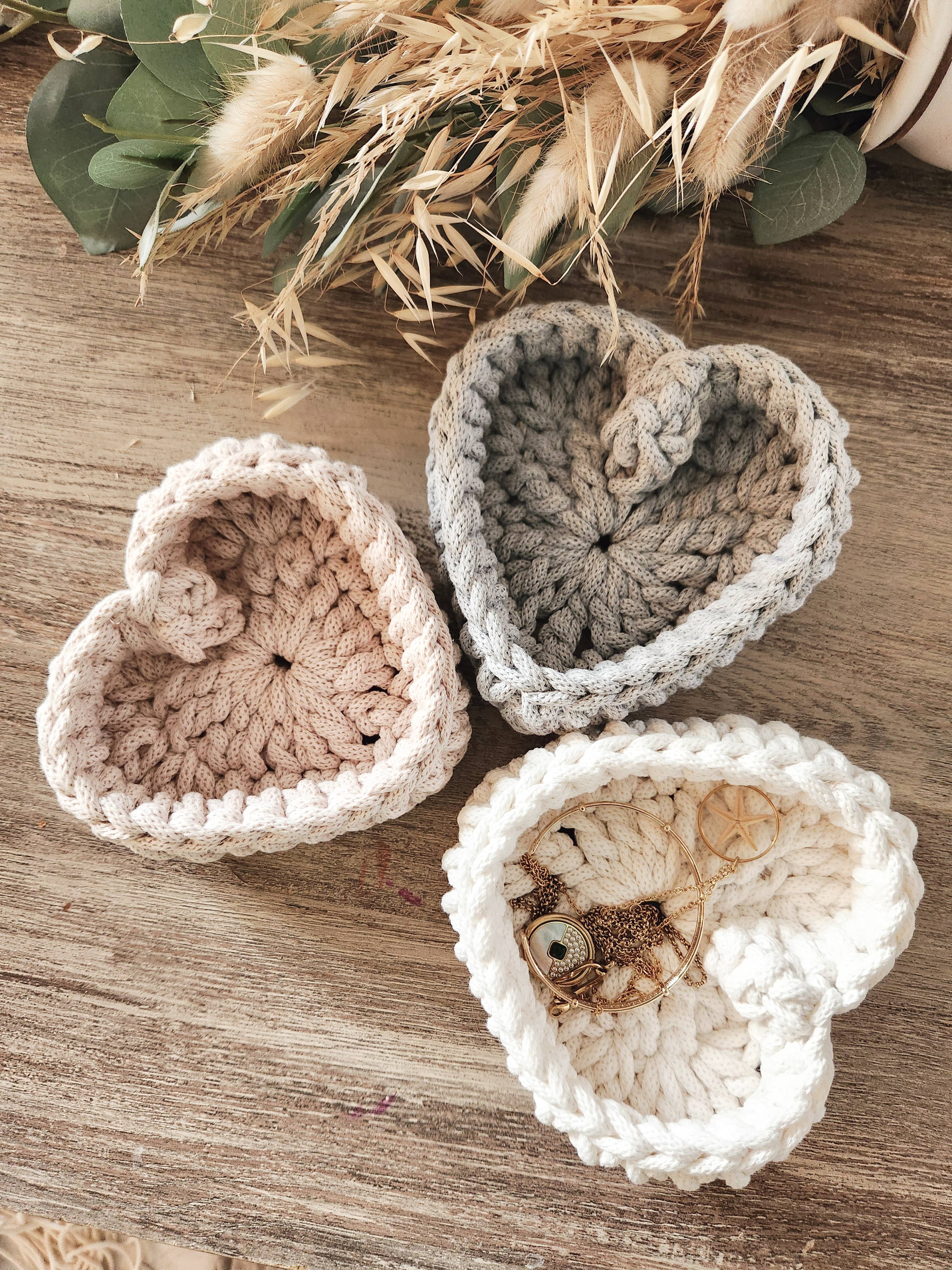Naturalmarjory – wholesale Basket – Heart basket, heart hook, heart jewelry basket 1