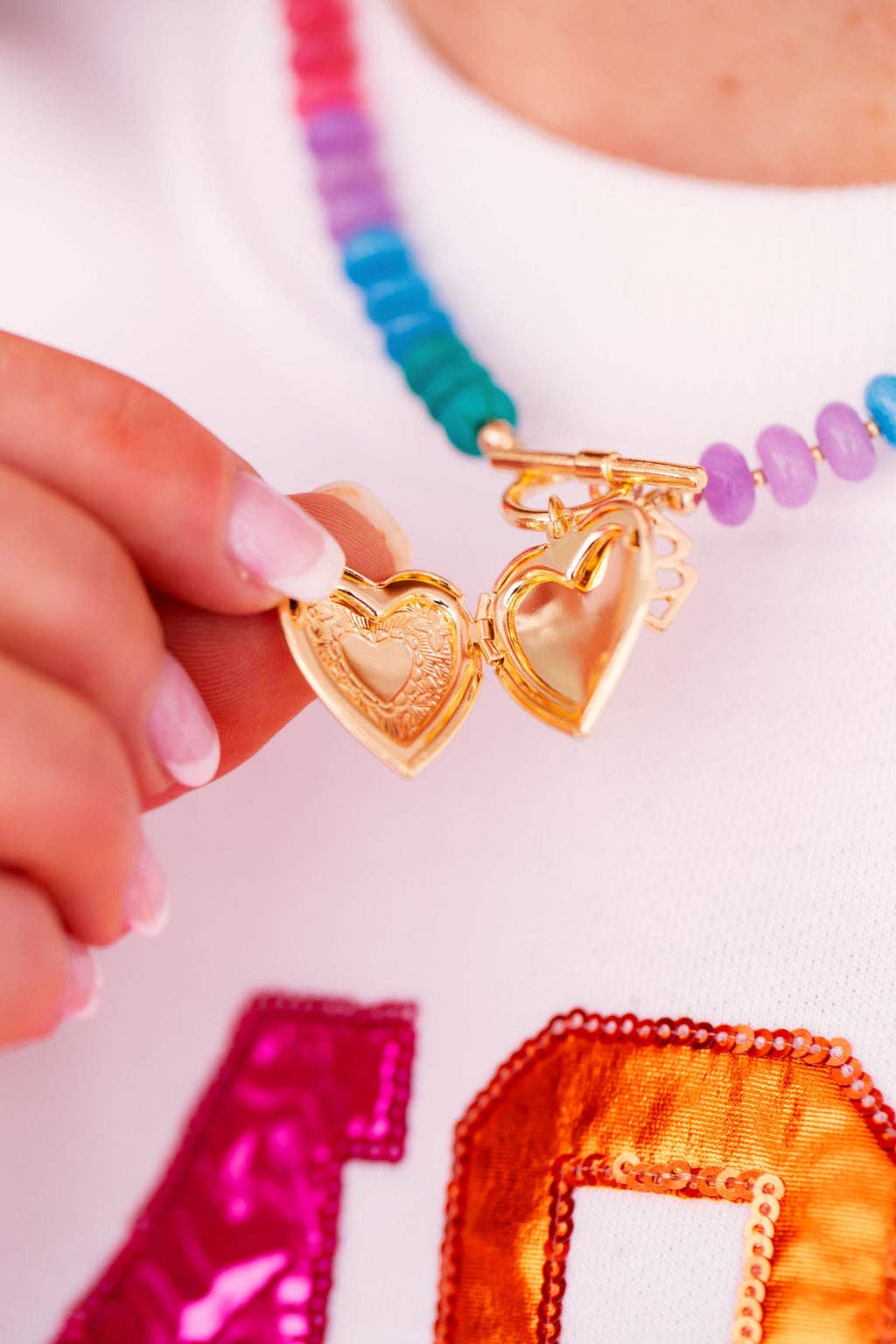 Brianna Cannon - Vente Colliers à pendentif - Collier Médaillon Arc-en-ciel4