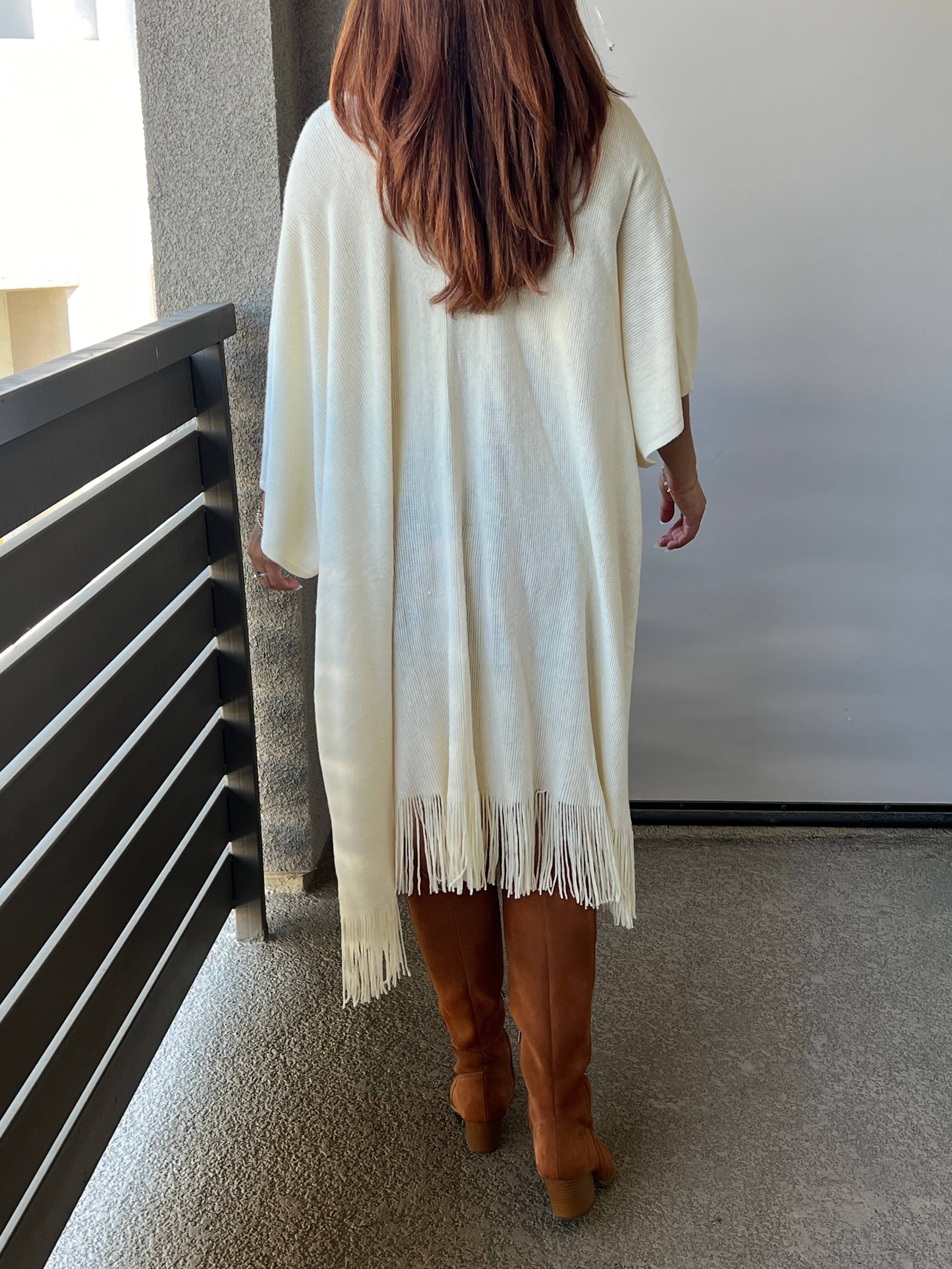 Justin & Taylor – wholesale Kofta - Dam – Harlow cardigan | Kimono-cardigan med fickor och fransad nederkant43