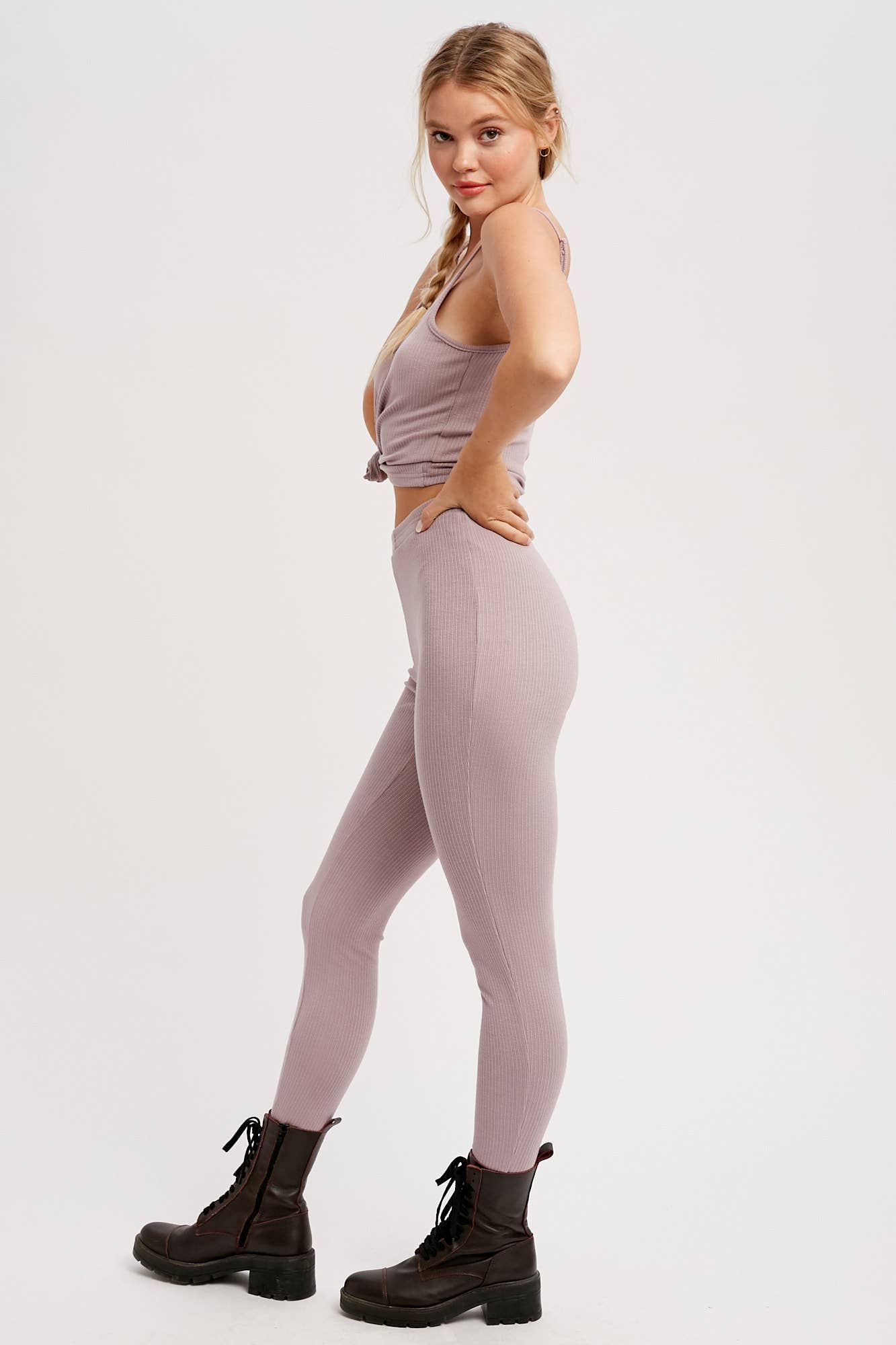 Listicle – Großhandel Loungewear-Set – Damen – Geripptes Strick-Cami & Leggings-Lounge-Set20