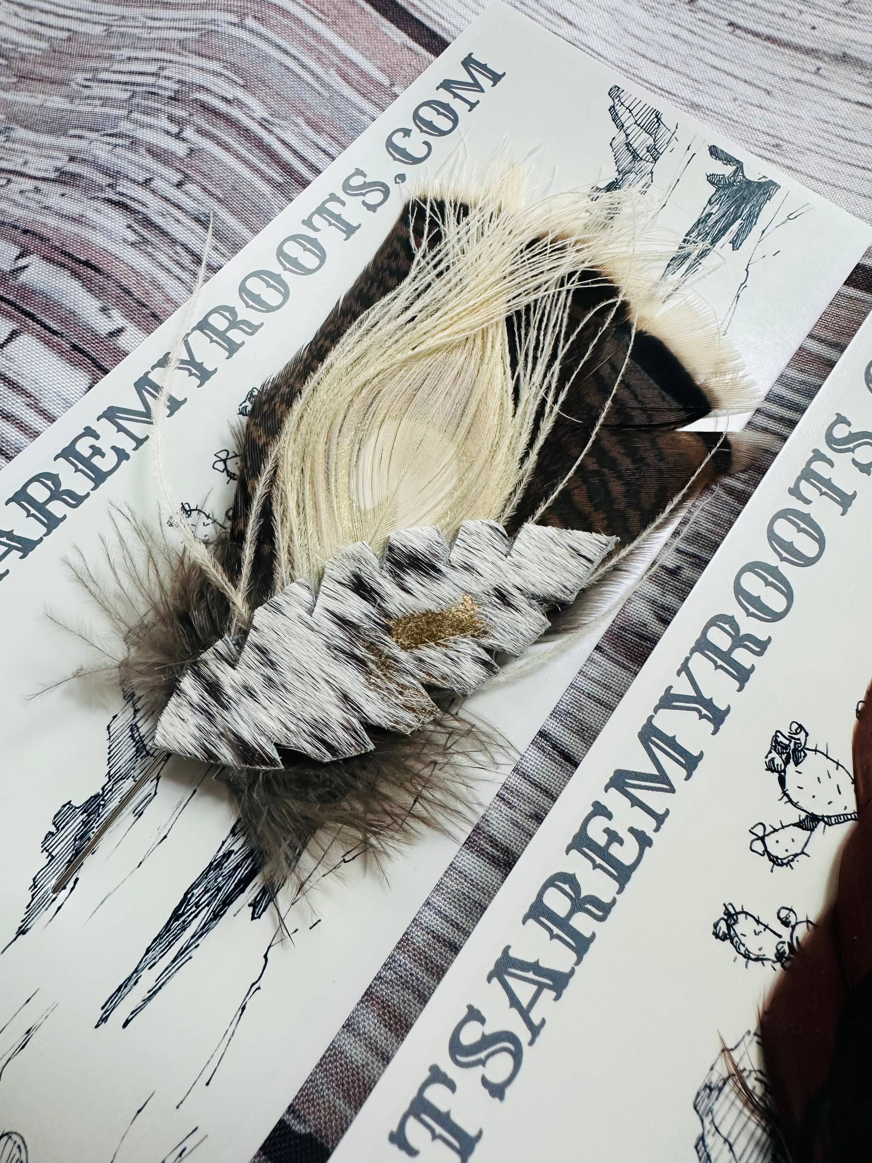 Boots Are My Roots - Vente Accessoire pour chapeau – femme - Épingles à chapeau en plumes mélangées6