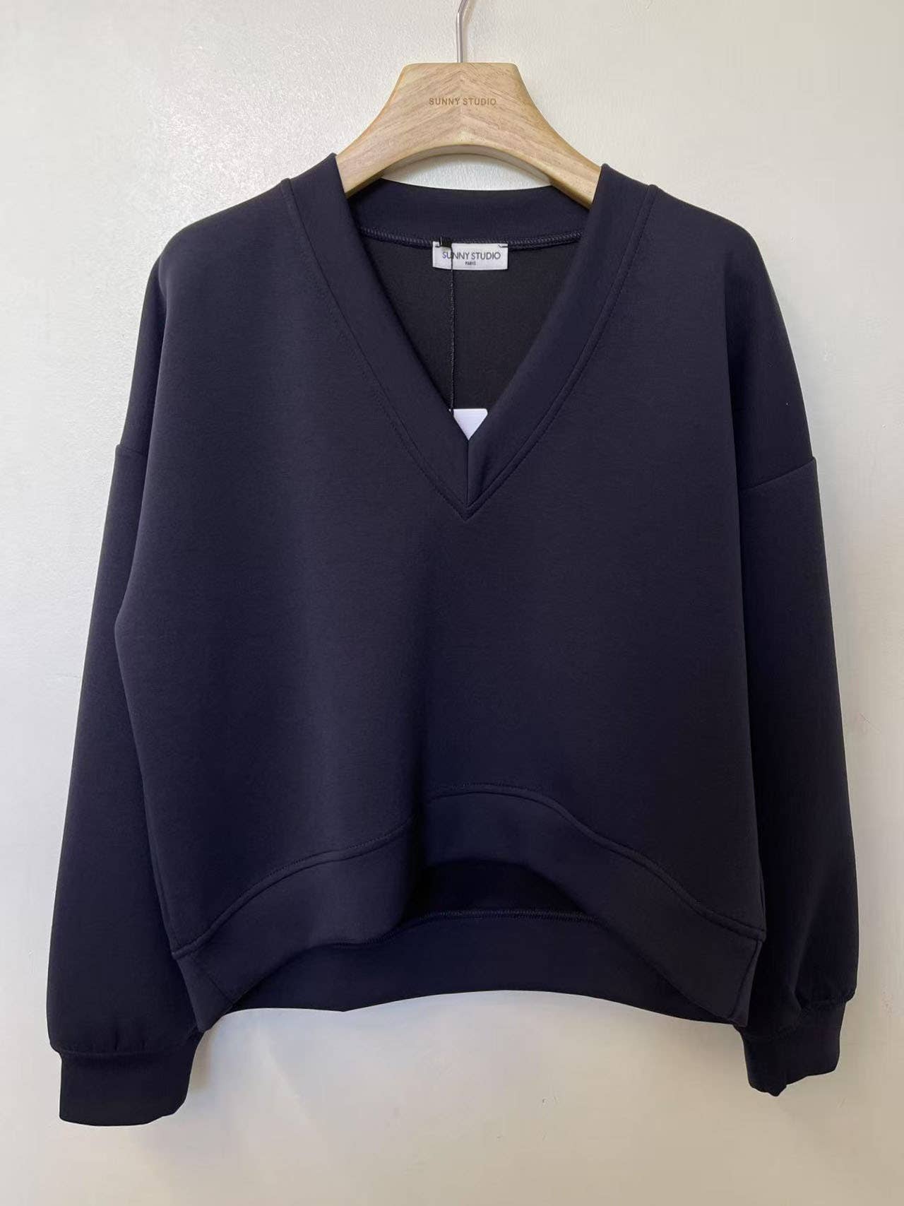 SUNNY STUDIO - Wholesale Sweatshirt - Women's - V-Neck Long Sleeve Sweatshirt0