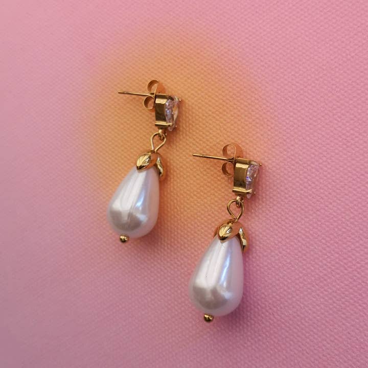 Tåreformede øreringe med perle & brillant for engroshandel hos Pampa Mia