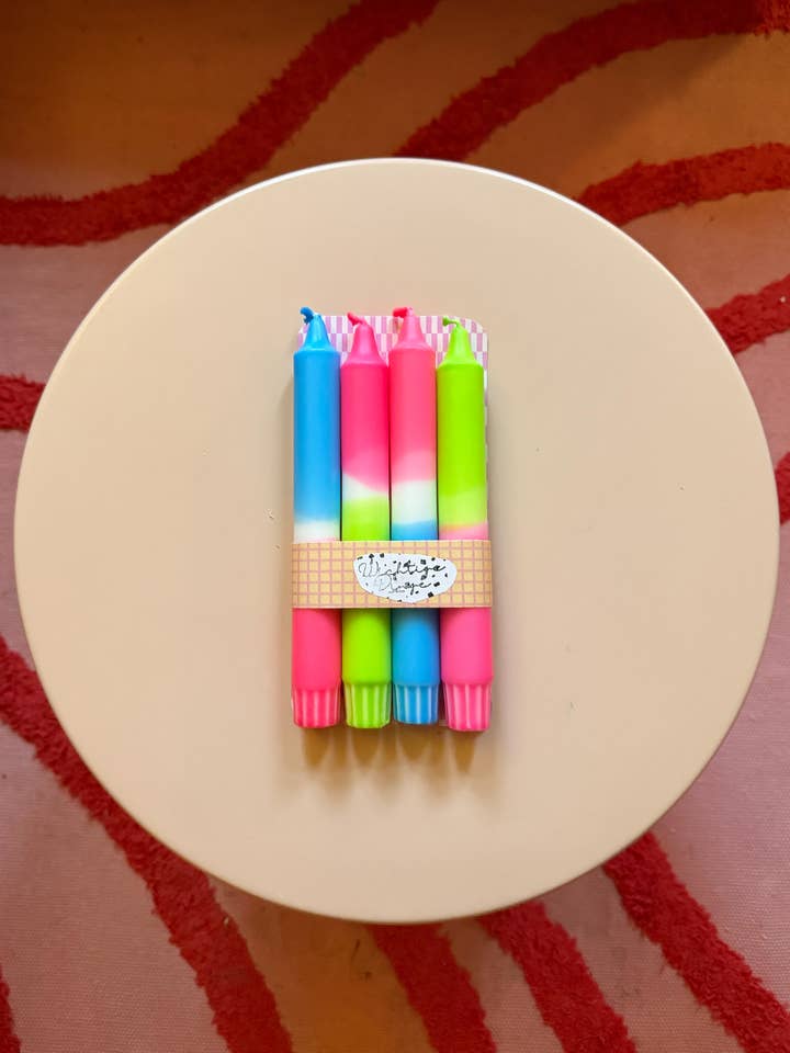 Bougies Dip Dye Néon Set de 4 Rose & Bleu / Rose & Vert - Décoration Premium Teinte à la Main pour la vente par Wichtigedinge