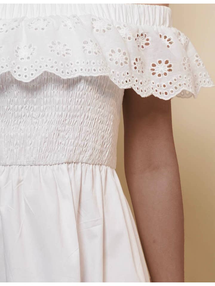 Blanc Robe Midi Épaules Dénudées à Œillets Floraux pour Femmes SKD50298 en vente sur Faire4