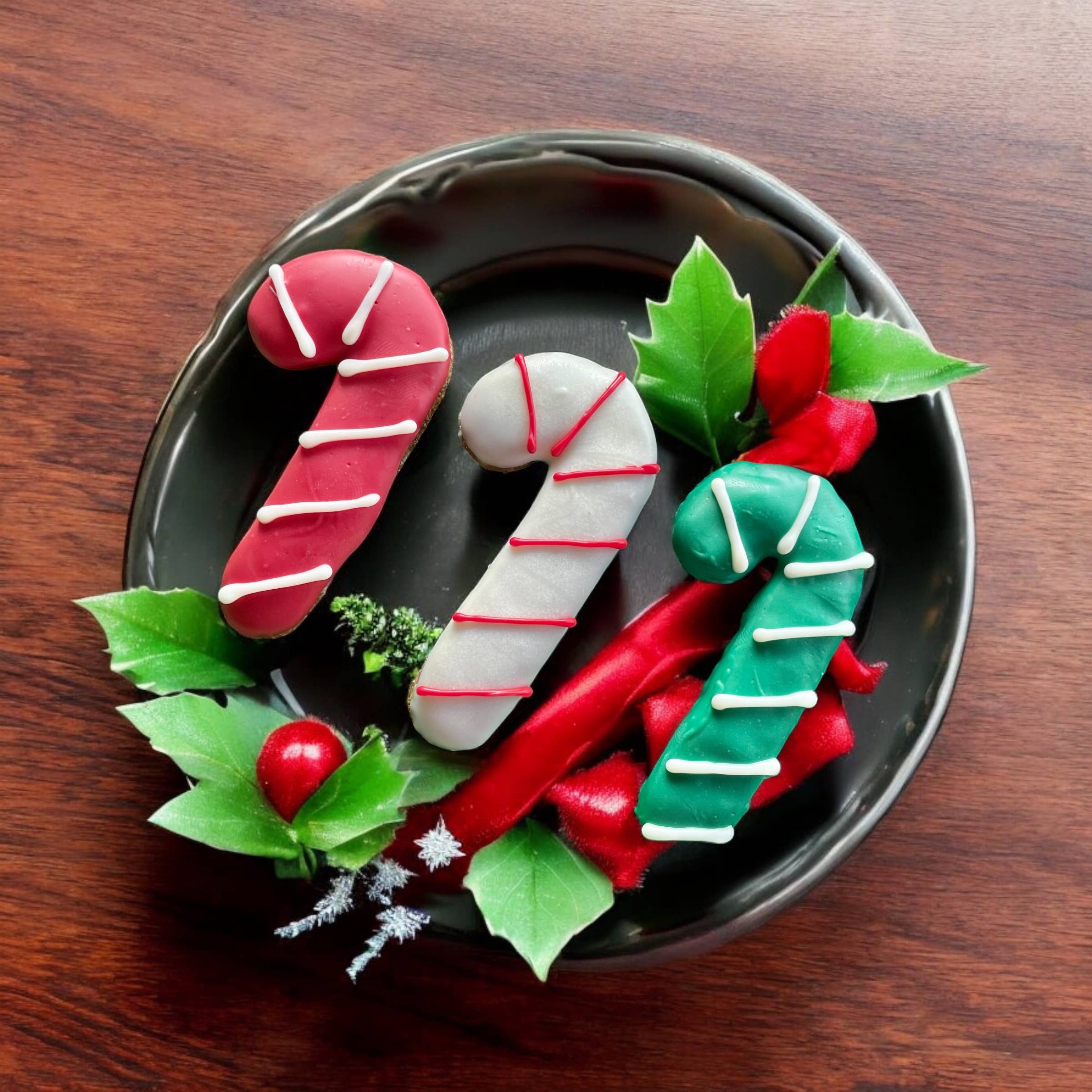 YumYum4DOGS - Wholesale Pet Treats - Dog - Candy Cane dog treat1