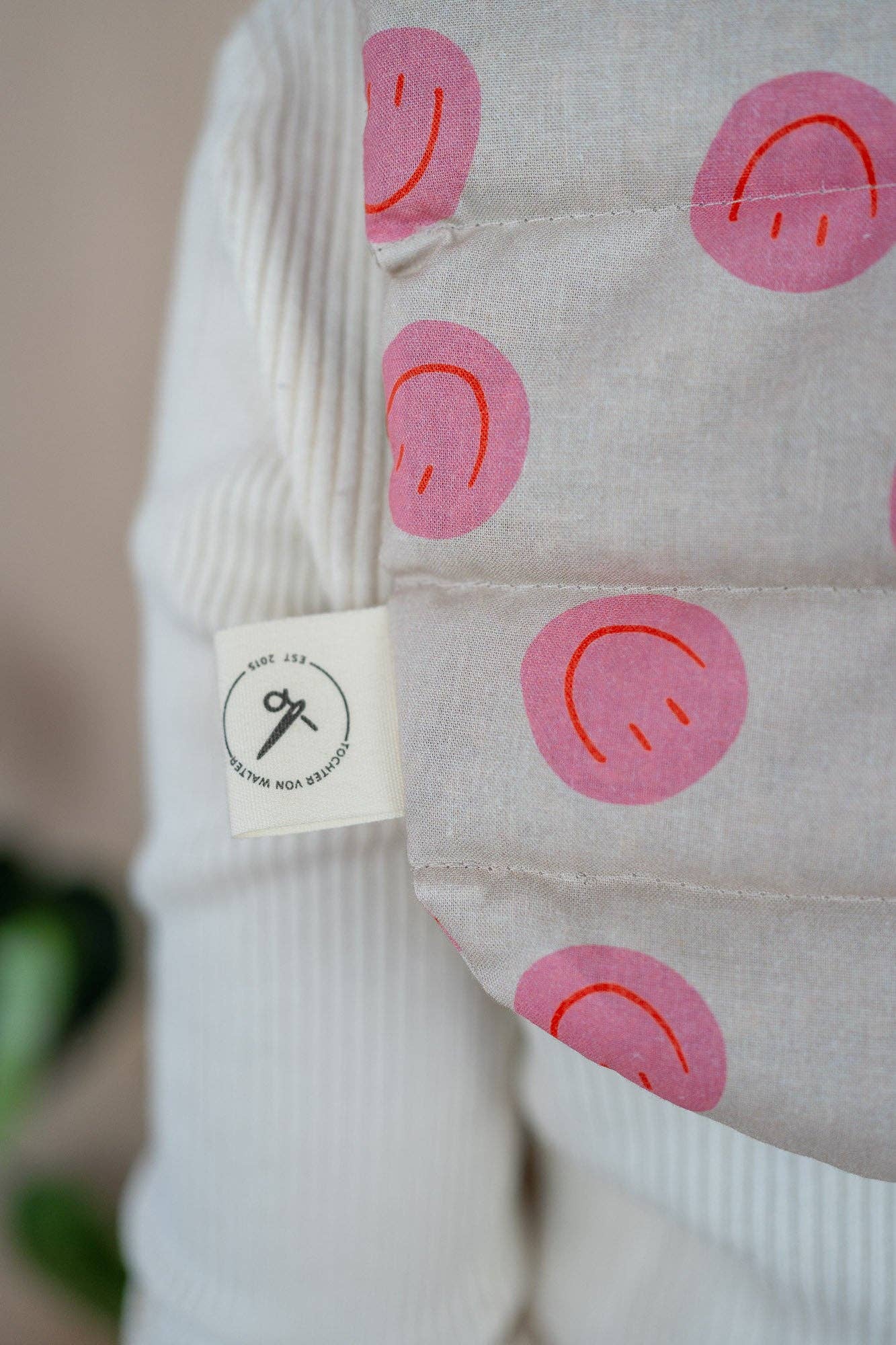 Tochter von Walter - Wholesale Spa Headband - Organic Spelt Neck Pillow - Neck Pillow Smiley Pink1