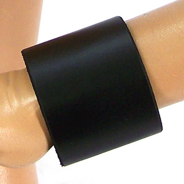 Bracciale in pelle nera con fascia scura da 2" per la vendita all'ingrosso da parte di Axovus