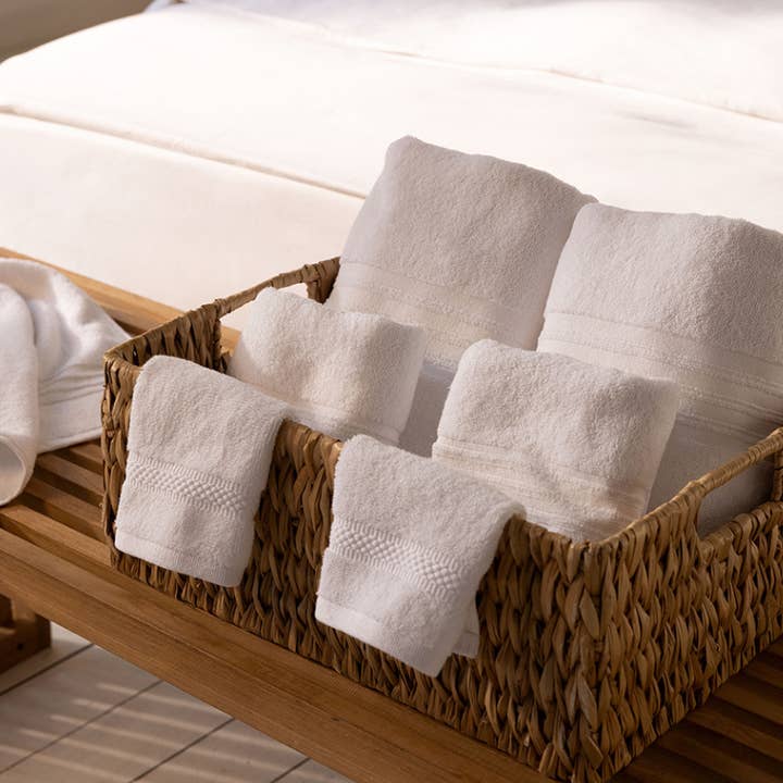 100% Cotton Luxury Hotel Guest Towels (2 pack) for wholesale by Richard Behr (UK) Ltd